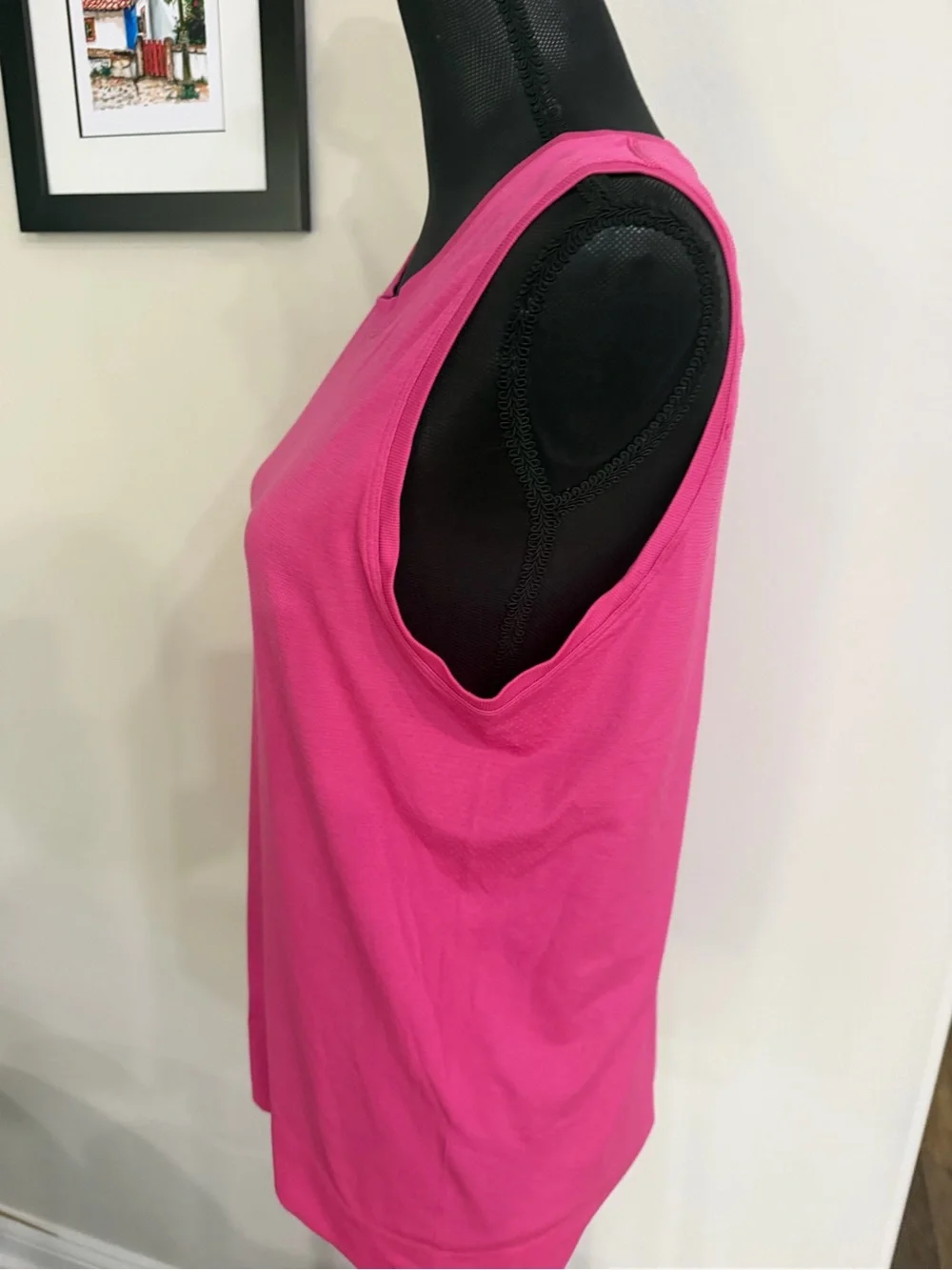 lululemon athletica women’s Sleeveless Crewneck Tank - Hot Pink size8